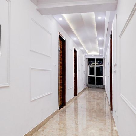 Townhouse Hotel Grand Emporio By Sbg Near Vaishali Metro Station ガーズィヤーバード エクステリア 写真