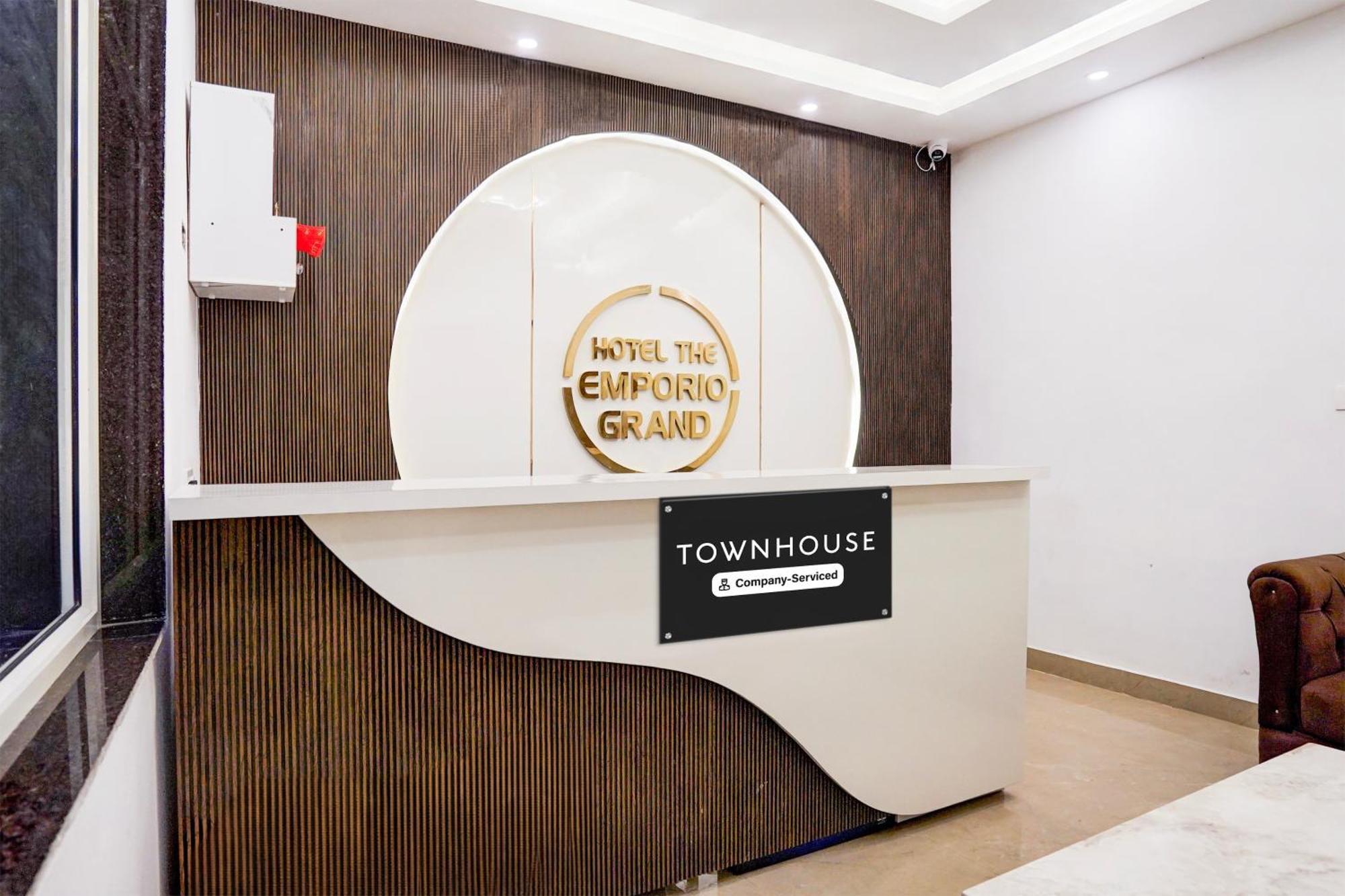 Townhouse Hotel Grand Emporio By Sbg Near Vaishali Metro Station ガーズィヤーバード エクステリア 写真