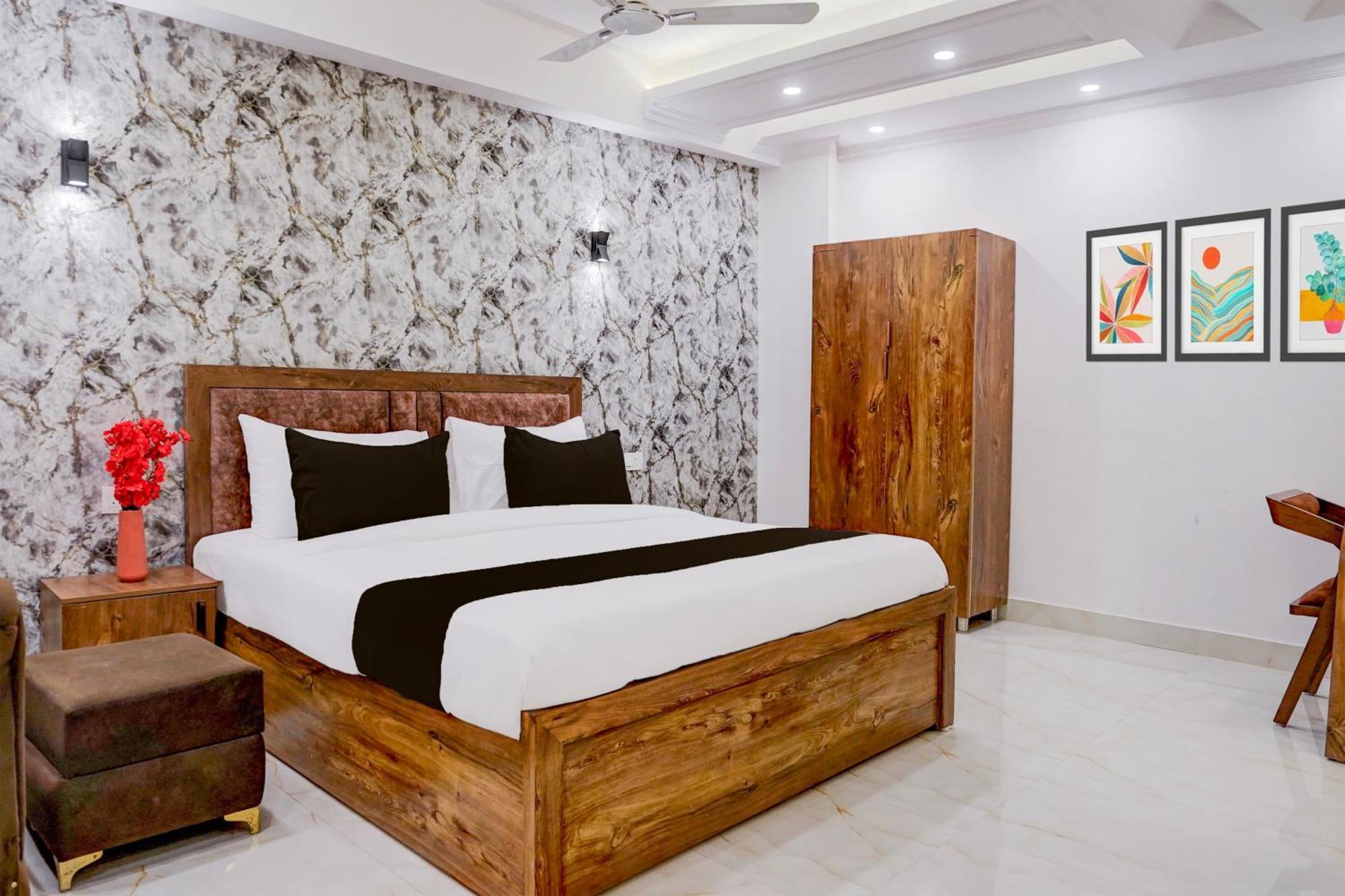 Townhouse Hotel Grand Emporio By Sbg Near Vaishali Metro Station ガーズィヤーバード エクステリア 写真