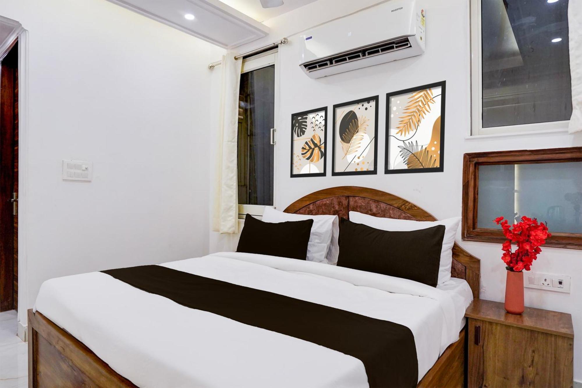 Townhouse Hotel Grand Emporio By Sbg Near Vaishali Metro Station ガーズィヤーバード エクステリア 写真